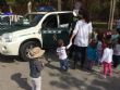 Alumnos de la Escuela Infantil "Clara Campoamor" participan en una actividad para acercar a los más pequeños a los vehículos de seguridad y emergencias - Foto 8