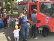 Alumnos de la Escuela Infantil "Clara Campoamor" participan en una actividad para acercar a los más pequeños a los vehículos de seguridad y emergencias - Foto 11