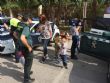 Alumnos de la Escuela Infantil "Clara Campoamor" participan en una actividad para acercar a los más pequeños a los vehículos de seguridad y emergencias - Foto 12