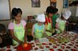 Gran aceptación de los Talleres de Cocina y Artes Plásticas organizados por la Concejalía de Juventud dentro del programa "Totana Verano2017" - Foto 1