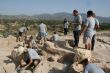 Vídeo. Una treintena de voluntarios participan hasta el 4 de agosto en el IV Campo de Trabajo Arqueológico en el yacimiento "Las Cabezuelas" - Foto 17