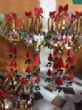Vídeo. Usuarios de los centros de día para la discapacidad de Totana hacen entrega a la Asociación de Comerciantes de los adornos de Navidad que decorarán de forma uniforme los establecimientos - Foto 4