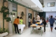 Vídeo. Autoridades visitan los talleres organizados por el CEIP "Tierno Galván" en el marco de su Semana Cultural, con la que se pretende inculcar valores sobre las tareas domésticas cotidianas  - Foto 41