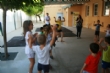 VÍDEO. Un centenar de niños y niñas participan en la Escuela de Verano que organiza el Colectivo para la Promoción Social "El Candil" en los colegios "Santiago" y "La Cruz" - Foto 4