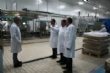 Autoridades municipales visitan las nuevas instalaciones de la industria láctea "El Torrejón", ubicada en el polígono industrial, con el fin de conocer los procesos de producción y comercialización - Foto 7