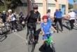 El Día de la Bicicleta reúne a cerca de 500  participantes en una jornada familiar en la que se sortearon  10 cascos y tres bicicletas - Foto 18