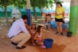 Más de 250 niños y niñas participan en las Escuelas de Verano en los colegios La Cruz y Santiago, organizados por el Colectivo El Candil con la colaboración de la Concejalía de Juventud - Foto 13