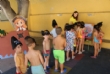 Más de 250 niños y niñas participan en las Escuelas de Verano en los colegios La Cruz y Santiago, organizados por el Colectivo El Candil con la colaboración de la Concejalía de Juventud - Foto 46