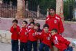 EL CONCEJAL DE DEPORTES ACOMPAÑA A MÁS DE 220 NIÑOS Y AL CUERPO TÉCNICO Y DIRECTIVO DE LA ESCUELA MUNICIPAL DE FÚTBOL EN LA TRADICIONAL OFRENDA FLORAL A LA PATRONA DE LA LOCALIDAD SANTA EULALIA - Foto 7