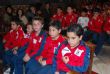 EL CONCEJAL DE DEPORTES ACOMPAÑA A MÁS DE 220 NIÑOS Y AL CUERPO TÉCNICO Y DIRECTIVO DE LA ESCUELA MUNICIPAL DE FÚTBOL EN LA TRADICIONAL OFRENDA FLORAL A LA PATRONA DE LA LOCALIDAD SANTA EULALIA - Foto 15