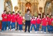 EL CONCEJAL DE DEPORTES ACOMPAÑA A MÁS DE 220 NIÑOS Y AL CUERPO TÉCNICO Y DIRECTIVO DE LA ESCUELA MUNICIPAL DE FÚTBOL EN LA TRADICIONAL OFRENDA FLORAL A LA PATRONA DE LA LOCALIDAD SANTA EULALIA - Foto 31